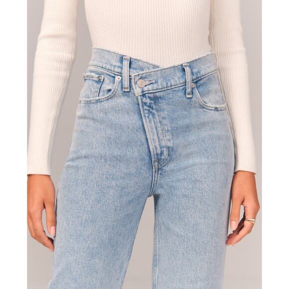 Abercrombie Fitch 90s Straight Ultra High Rise Size US 28 / 6 L Light Wash New - Picture 4 of 10